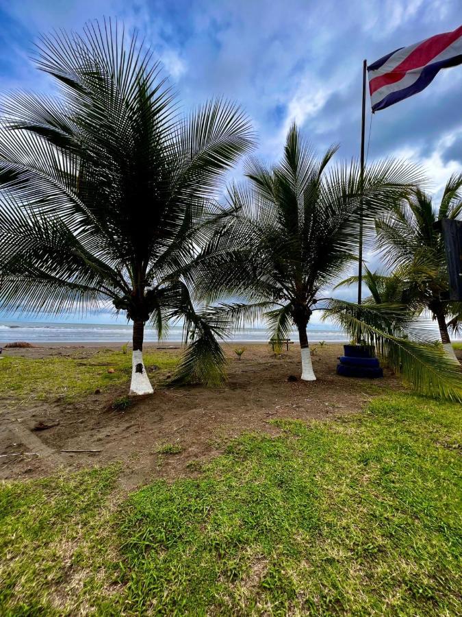 Cabinas Playa Bandera Bed and Breakfast Parrita Esterno foto