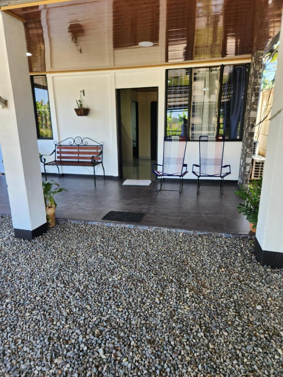 Cabinas Playa Bandera Bed and Breakfast Parrita Esterno foto
