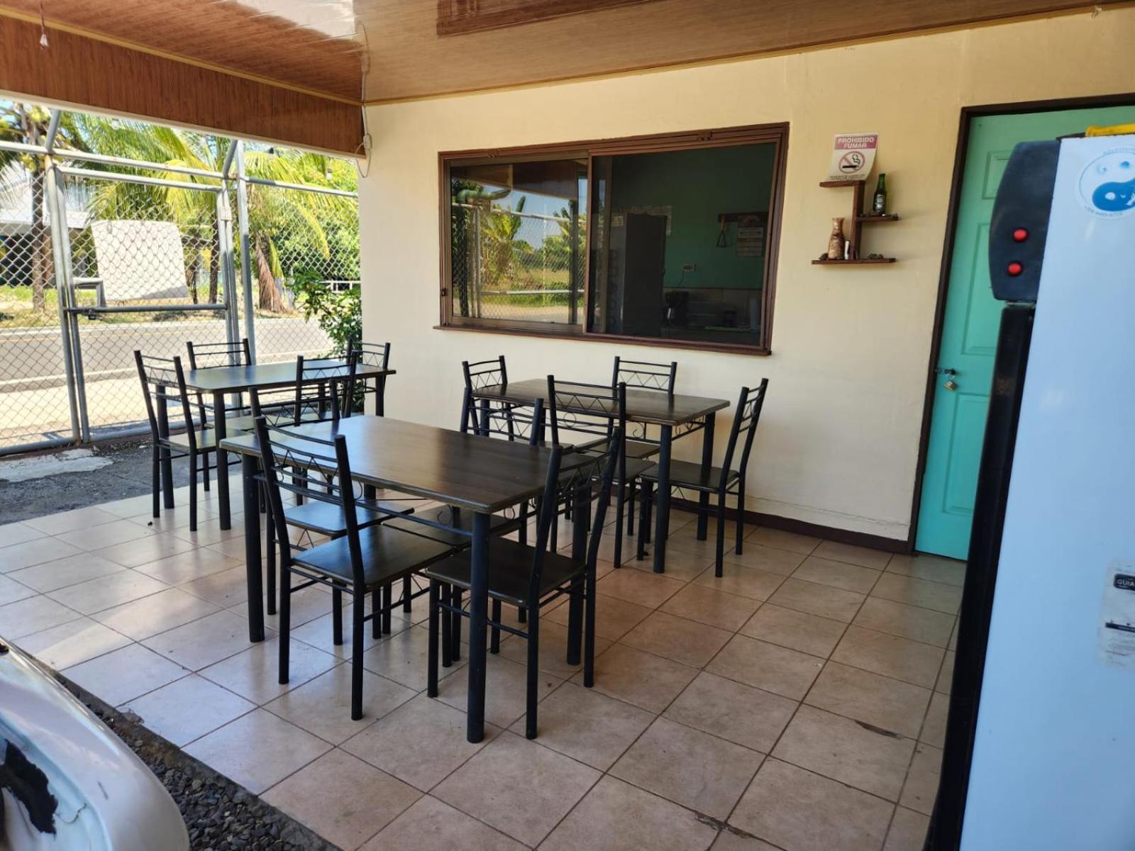 Cabinas Playa Bandera Bed and Breakfast Parrita Esterno foto