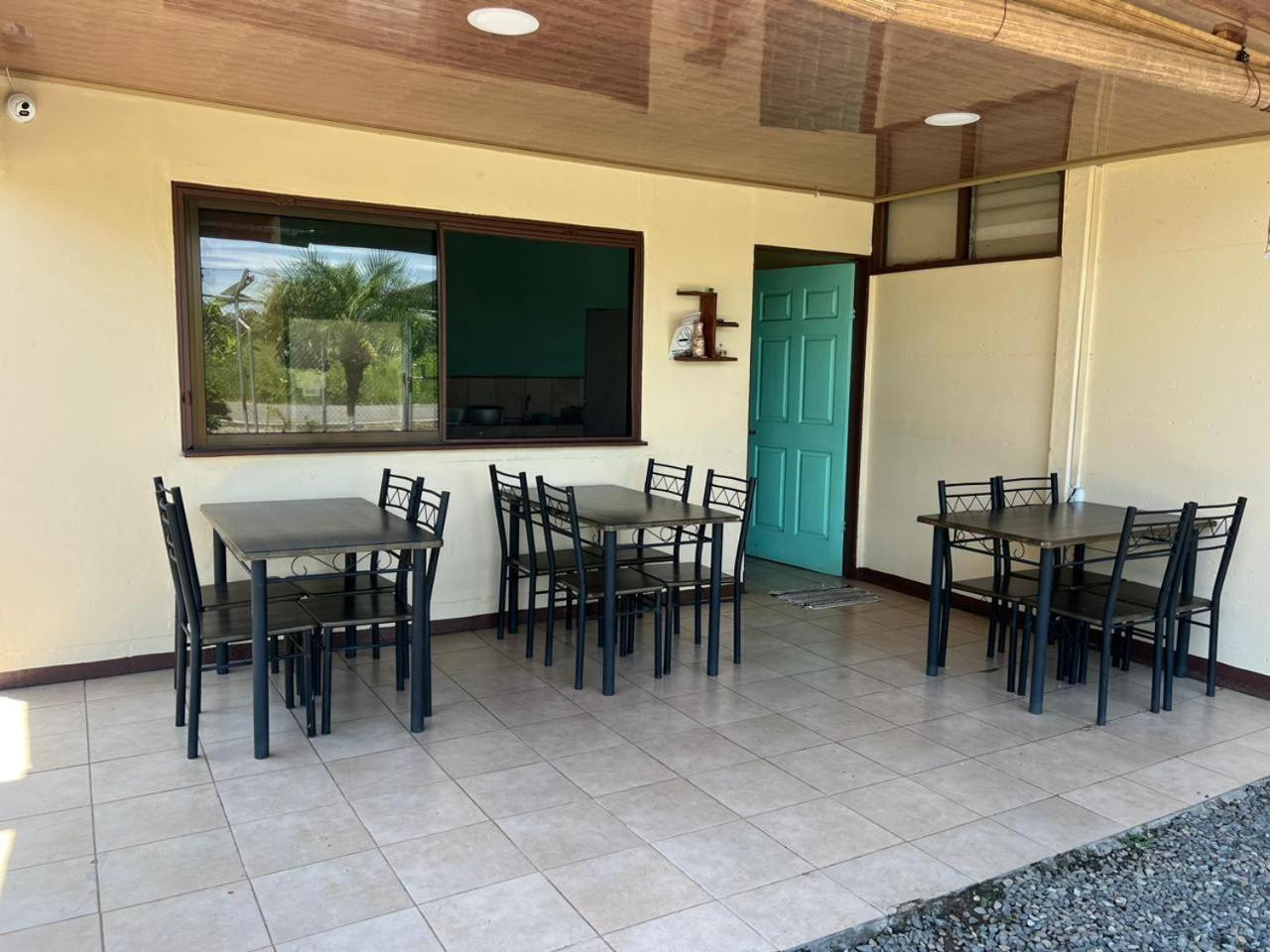 Cabinas Playa Bandera Bed and Breakfast Parrita Esterno foto